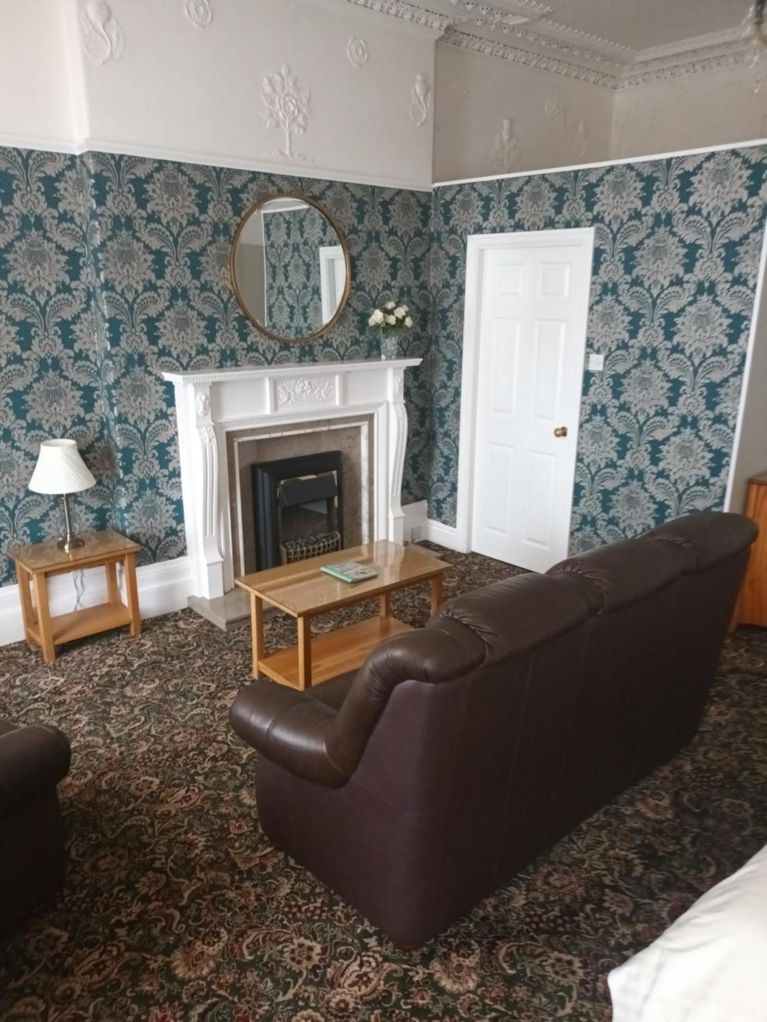 Eden Vale Ground Floor Sea View Apartment モアカム エクステリア 写真